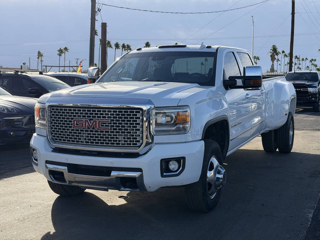 2015 GMC Sierra 3500HD Denali Crew Cab LB DRW 4WD