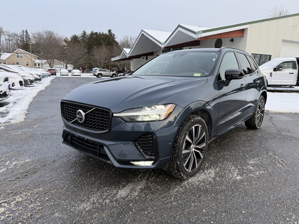 2024 Volvo XC60 B5 Plus Dark Theme AWD