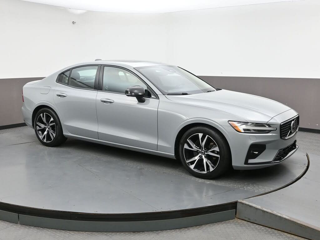 2024 Volvo S60 B5 Core Dark Theme AWD