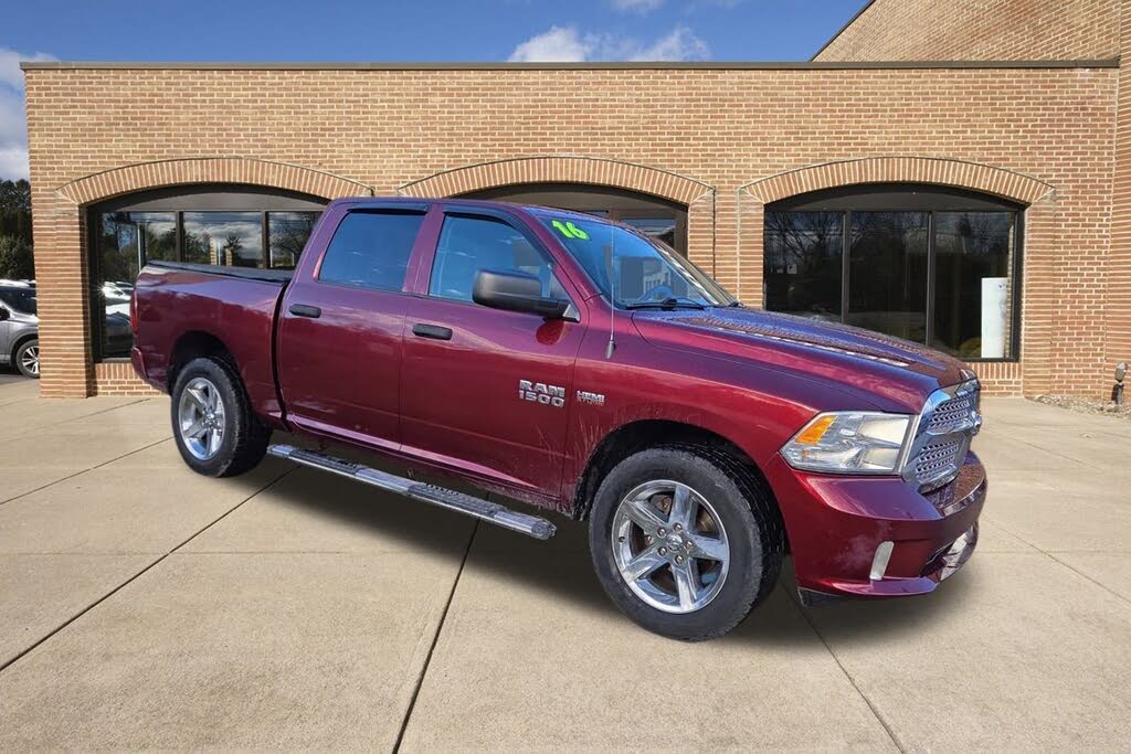 2016 RAM 1500 Express Crew Cab 4WD