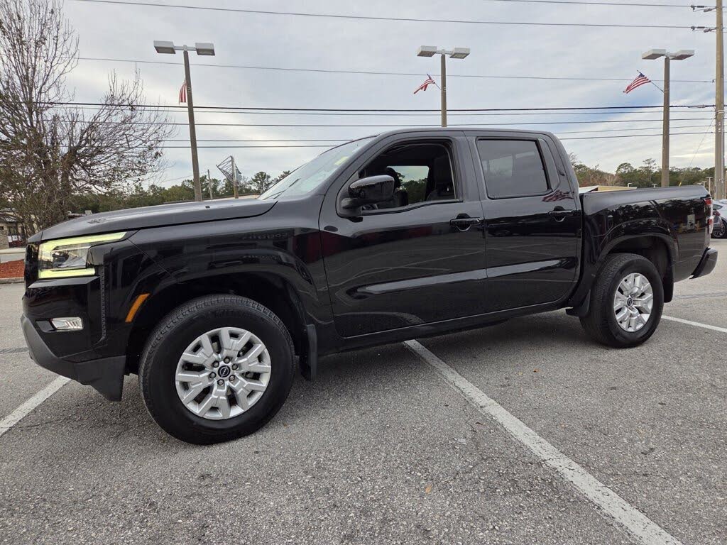 2022 Nissan Frontier SV Crew Cab 4WD