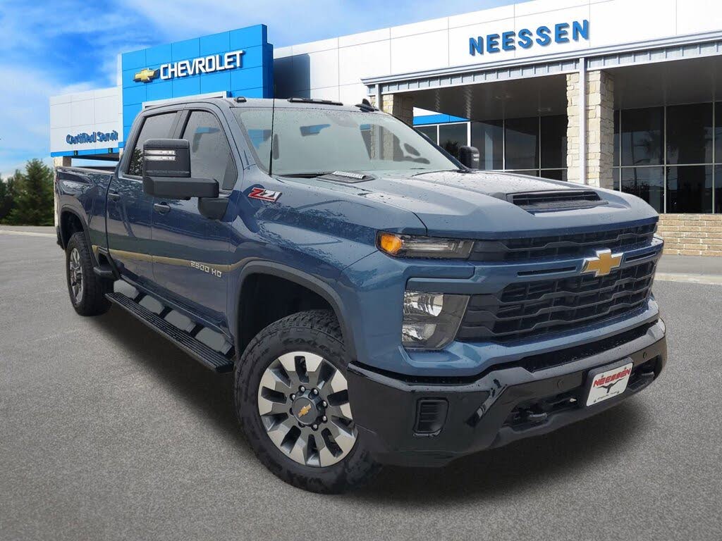 2026 Chevrolet Silverado 2500HD Custom Crew Cab 4WD