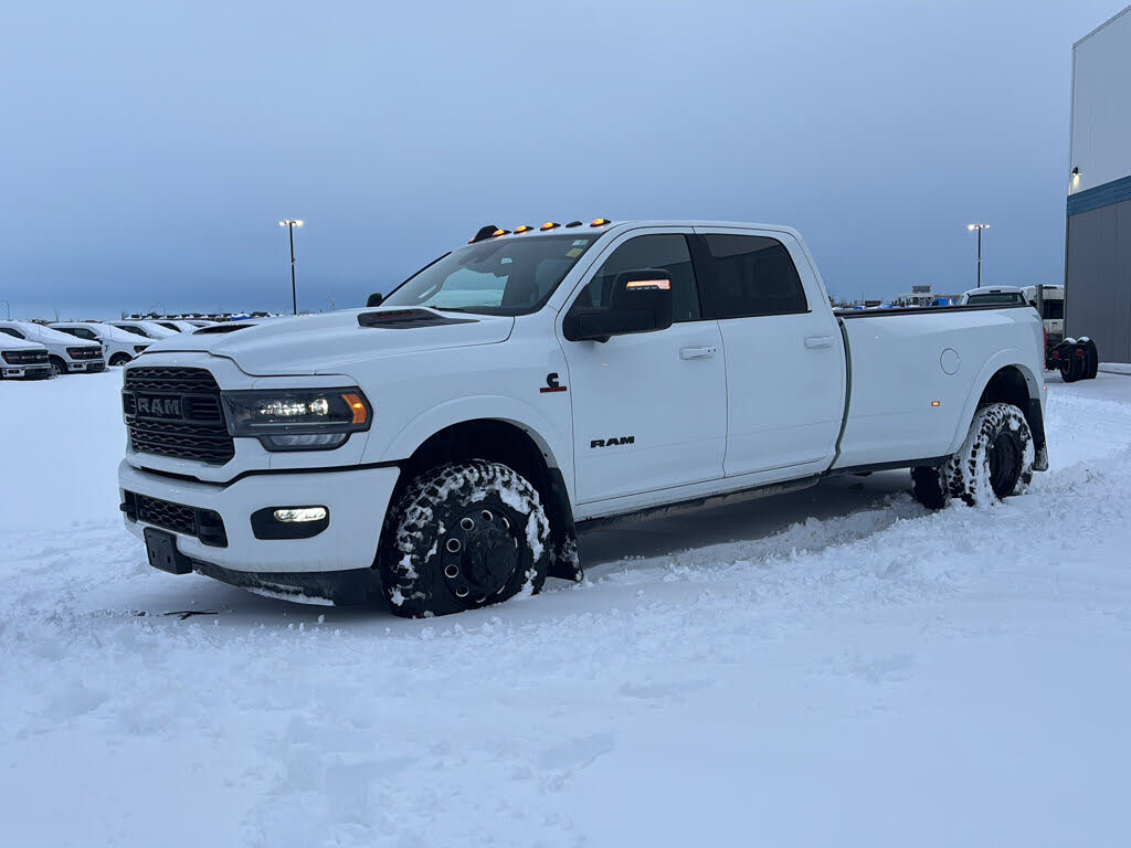 2024 RAM 3500 Limited Crew Cab LB DRW 4WD