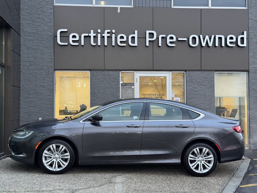 2015 Chrysler 200 Limited Sedan FWD