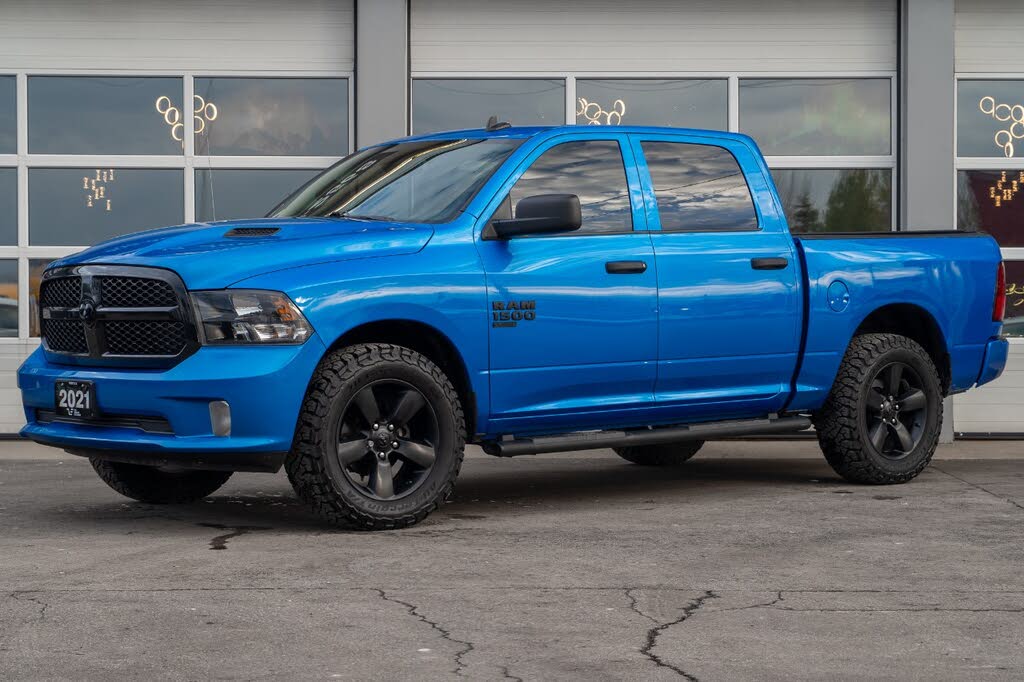 RAM 1500 Classic Express Crew Cab 4WD 2021