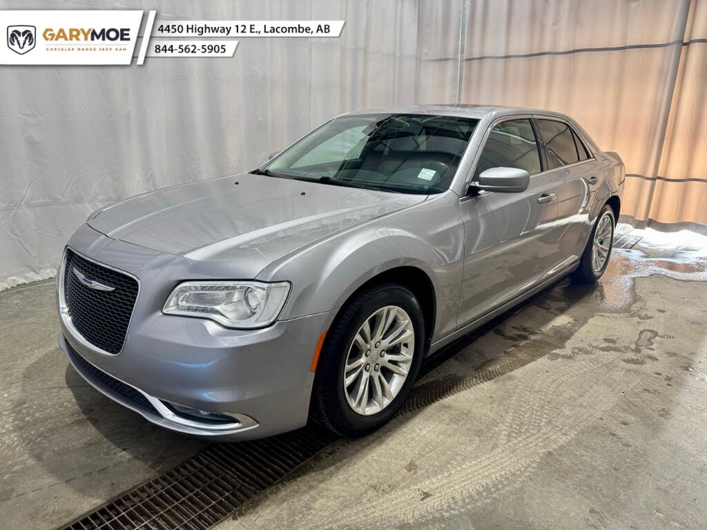 2017 Chrysler 300 Touring RWD