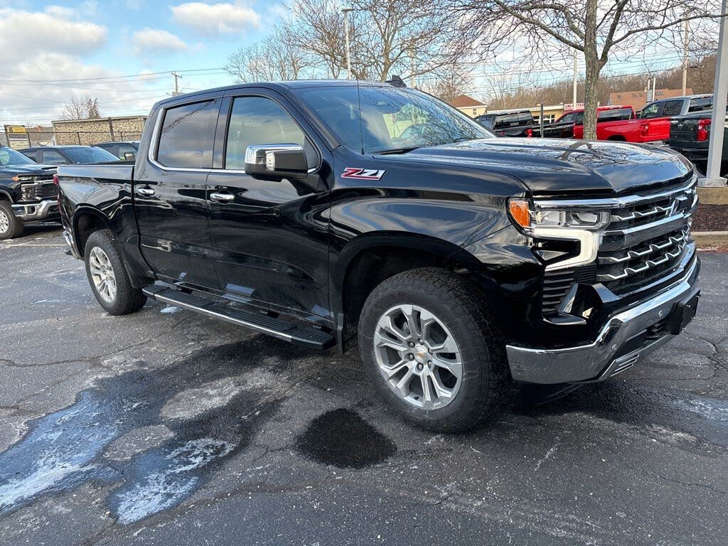 2026 Chevrolet Silverado 1500 LTZ Crew Cab 4WD