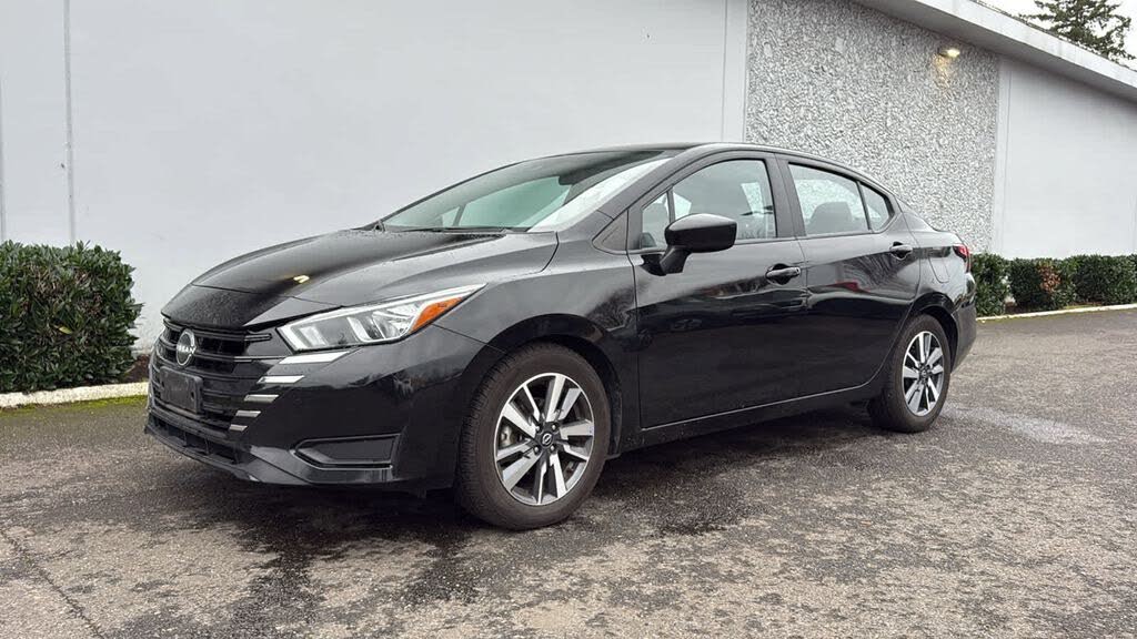 2023 Nissan Versa SV FWD