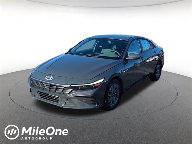 2024 Hyundai Elantra SEL FWD