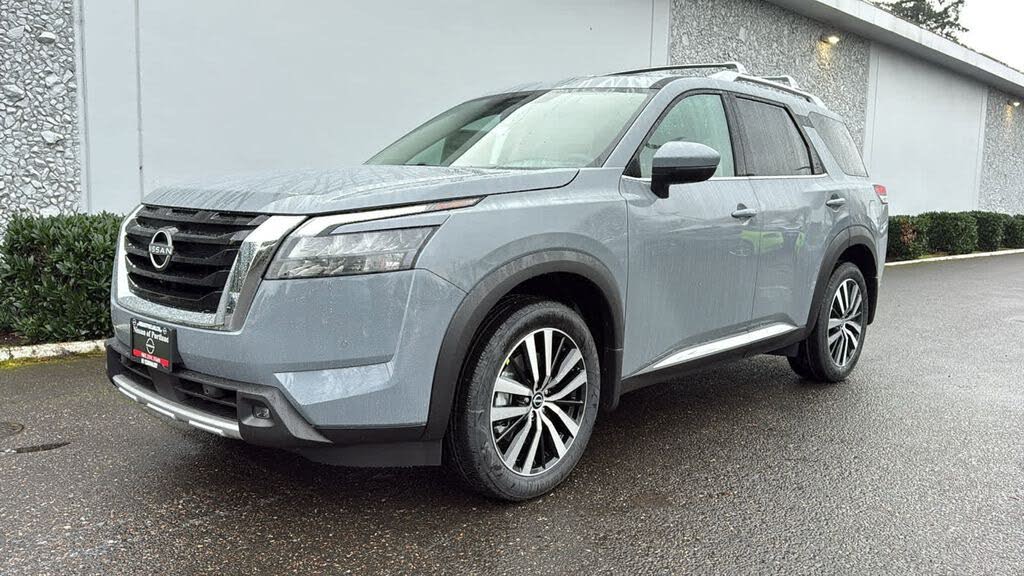 2025 Nissan Pathfinder Platinum 4WD