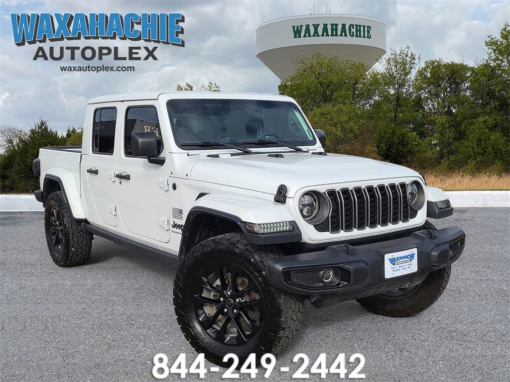 2025 Jeep Gladiator NightHawk Crew Cab 4WD