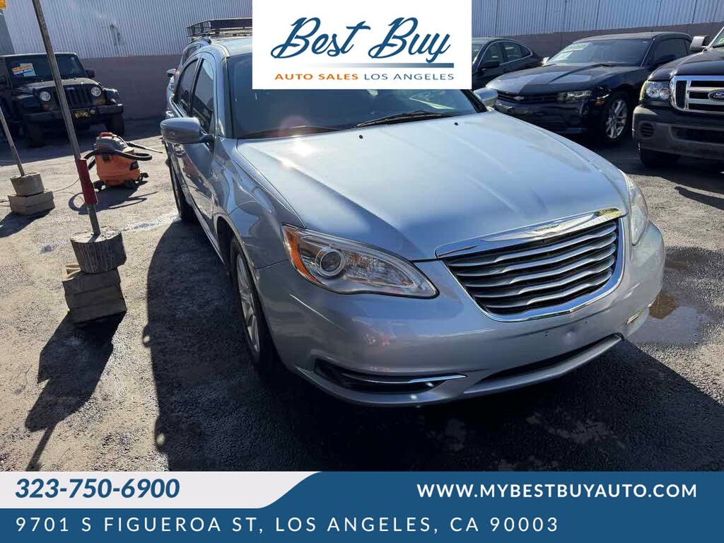 2013 Chrysler 200 Touring Sedan FWD