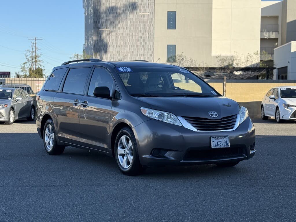 2015 Toyota Sienna LE 7-Passenger Auto Access Seat