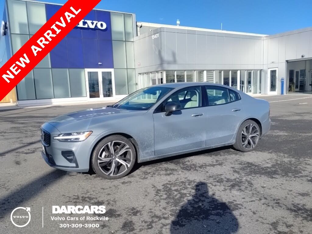 2023 Volvo S60 B5 Ultimate Dark Theme AWD