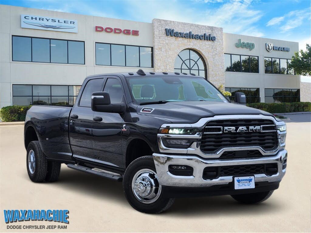 2026 RAM 3500 Tradesman Crew Cab LB DRW 4WD