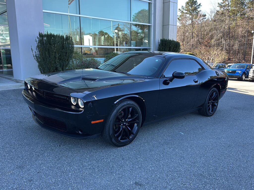 2018 Dodge Challenger SXT RWD