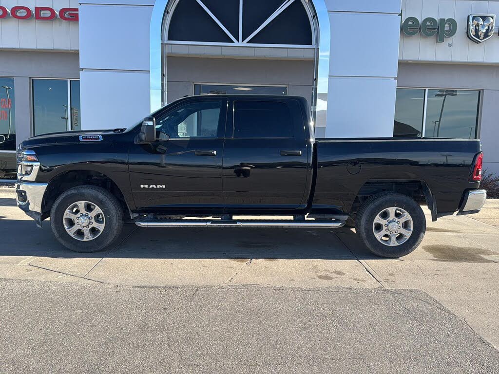 2025 RAM 2500 Big Horn Crew Cab 4WD