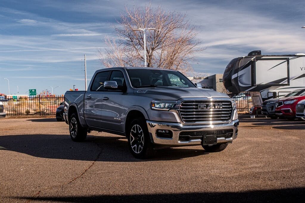 2025 RAM 1500 Laramie Crew Cab 4WD