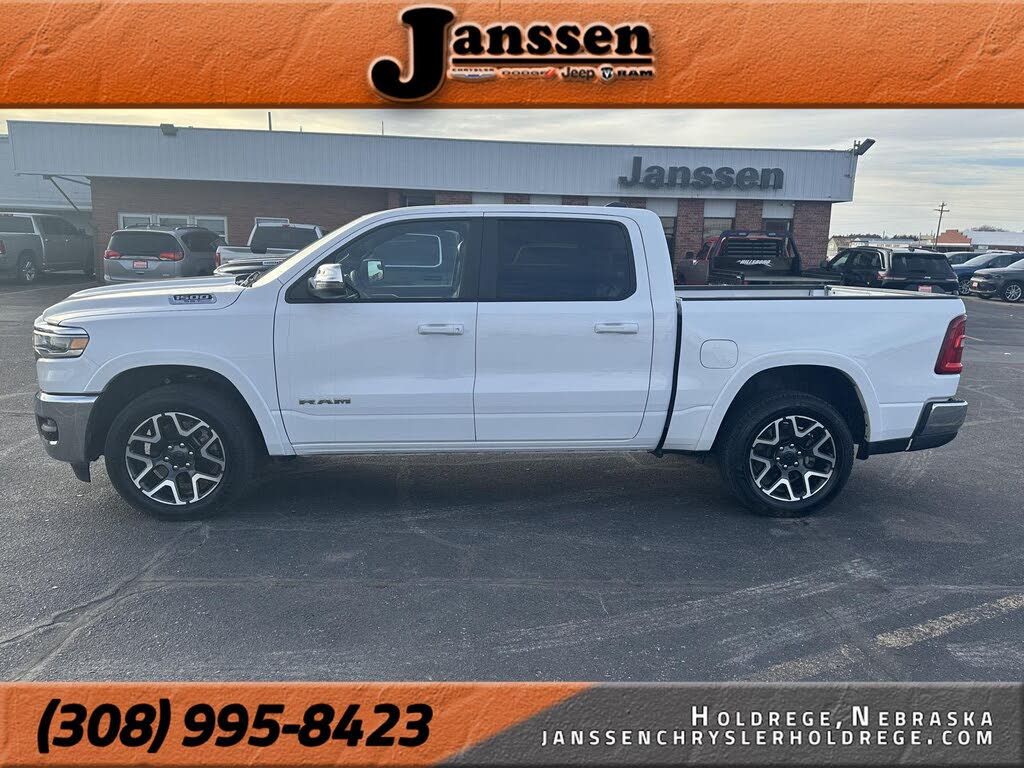 2025 RAM 1500 Laramie Crew Cab 4WD