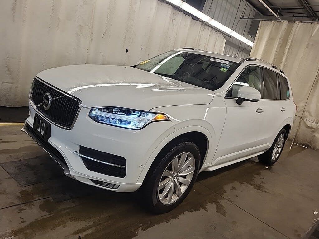 2018 Volvo XC90 T5 Momentum 7-Passenger AWD