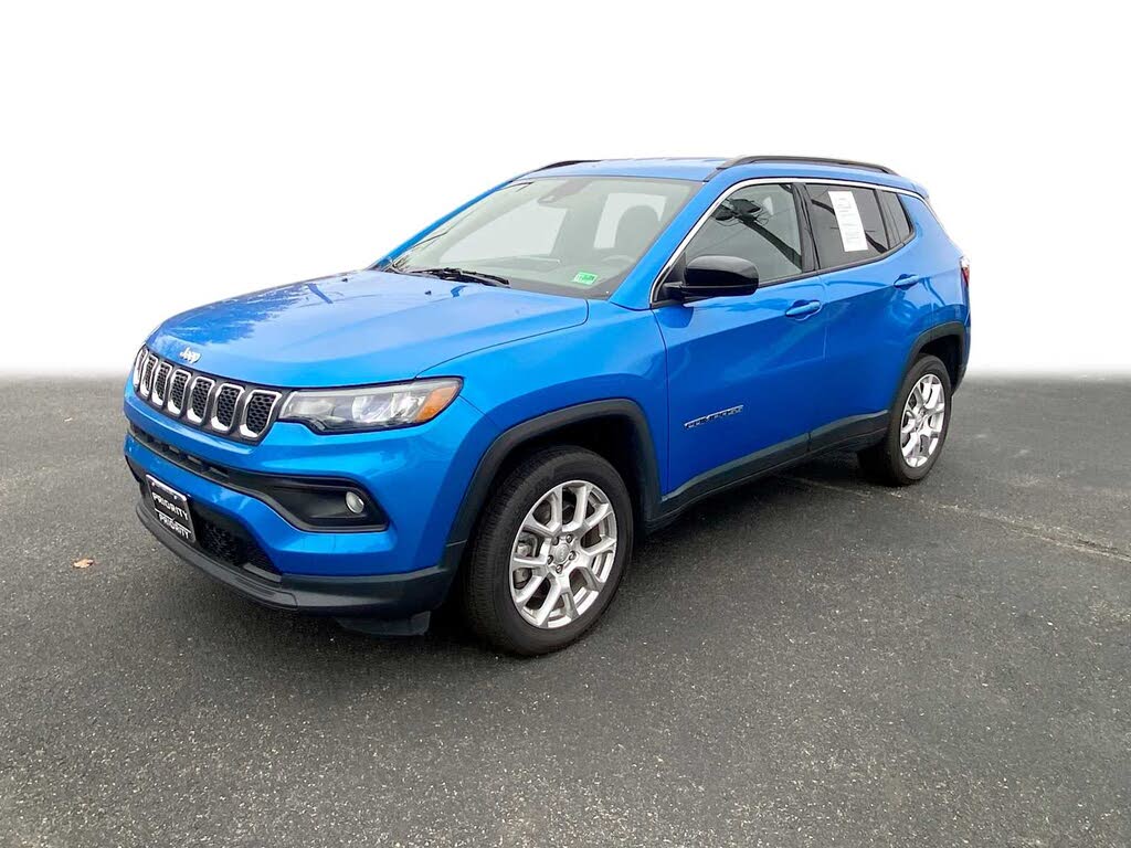 2023 Jeep Compass Latitude Lux 4WD