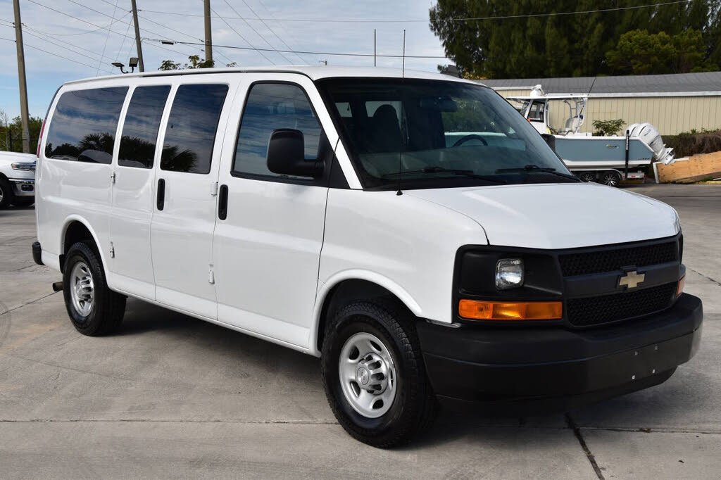 2017 Chevrolet Express 2500 LS RWD