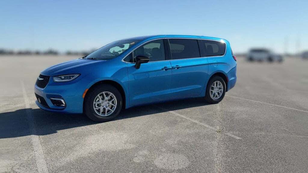 2026 Chrysler Pacifica Select FWD