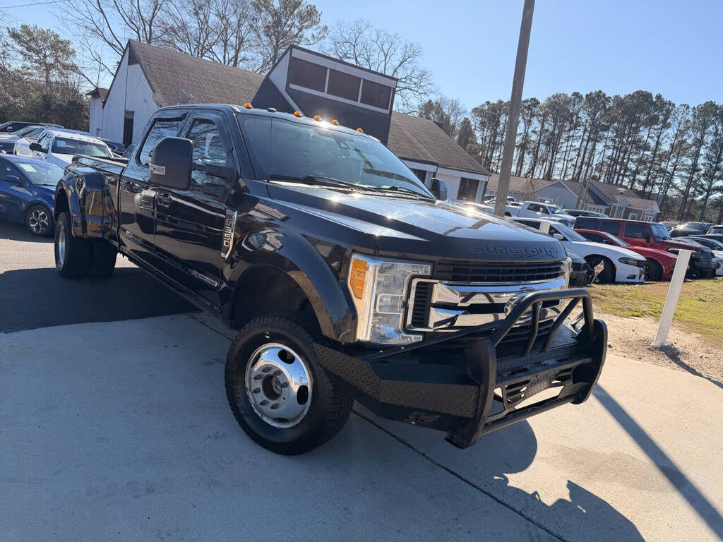 2017 Ford F-350 Super Duty Lariat Crew Cab LB DRW 4WD