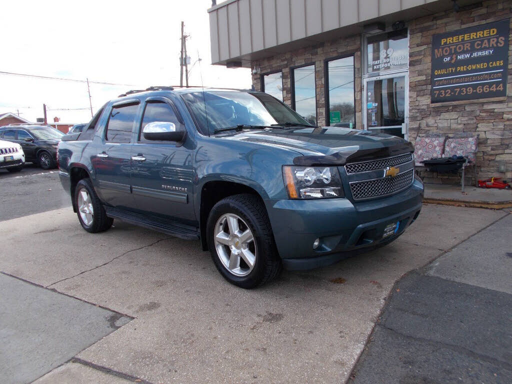 2012 Chevrolet Avalanche LT RWD
