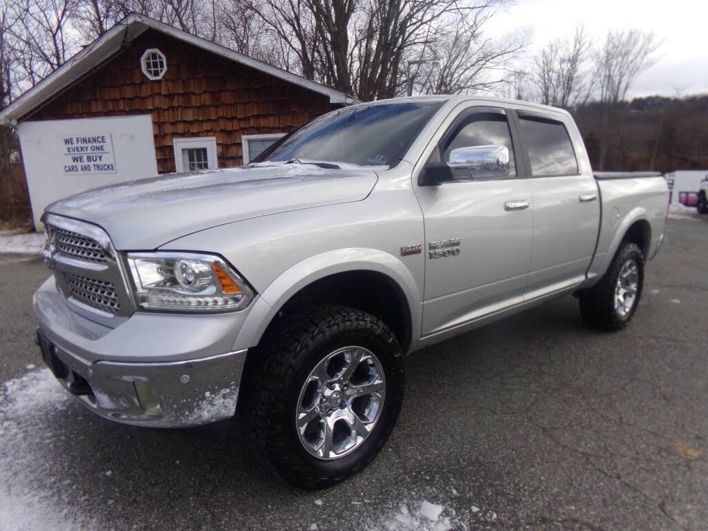2017 RAM 1500 Laramie Crew Cab 4WD