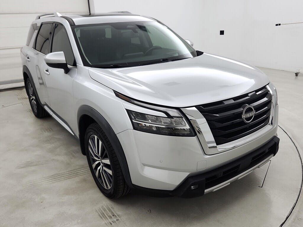 2022 Nissan Pathfinder Platinum FWD