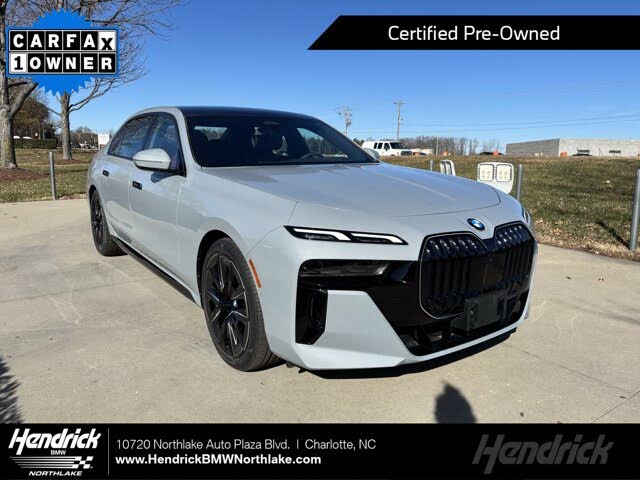 2025 BMW 7 Series 740i RWD