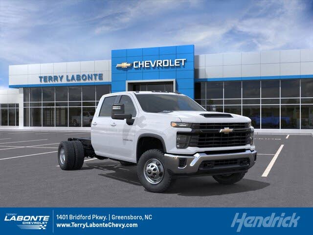 2025 Chevrolet Silverado 3500HD Chassis Work Truck Crew Cab 4WD
