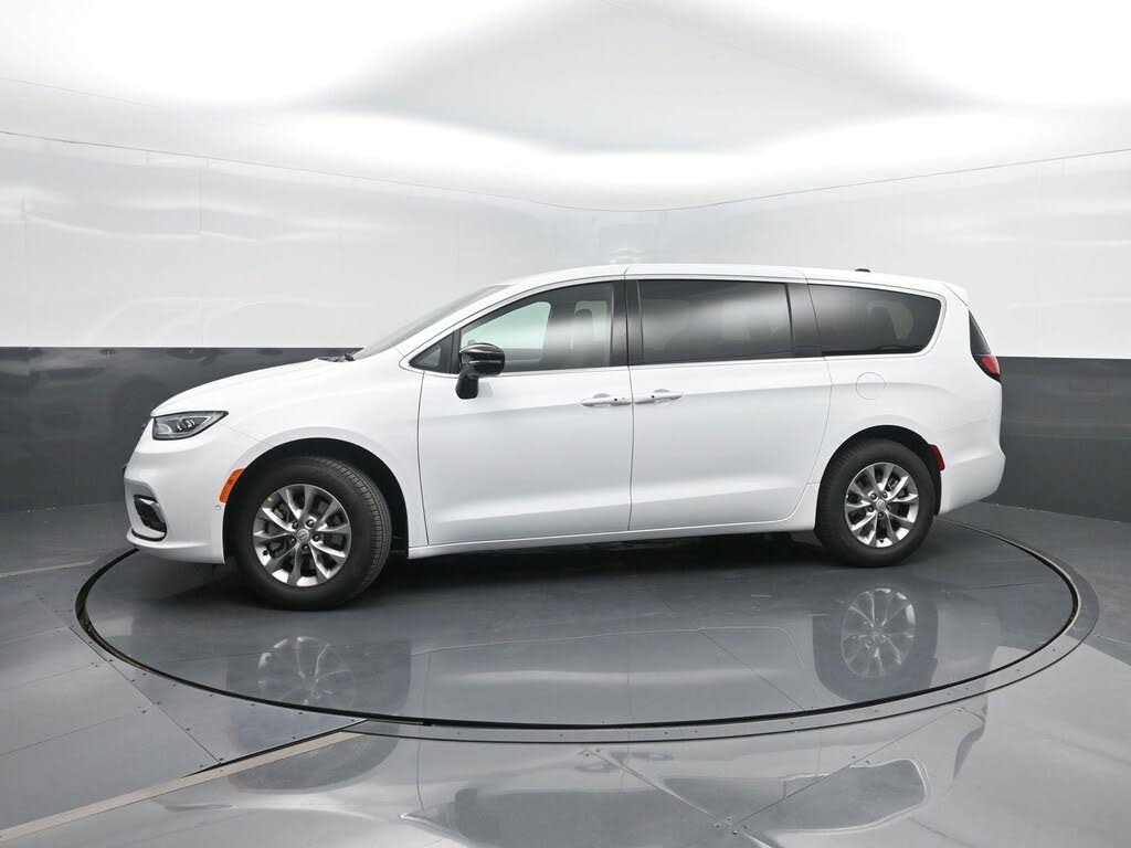 2026 Chrysler Pacifica Select AWD