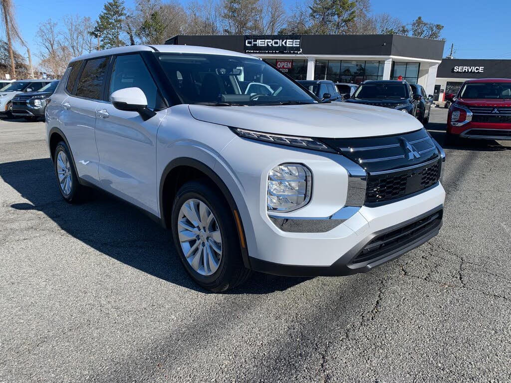 2026 Mitsubishi Outlander ES FWD