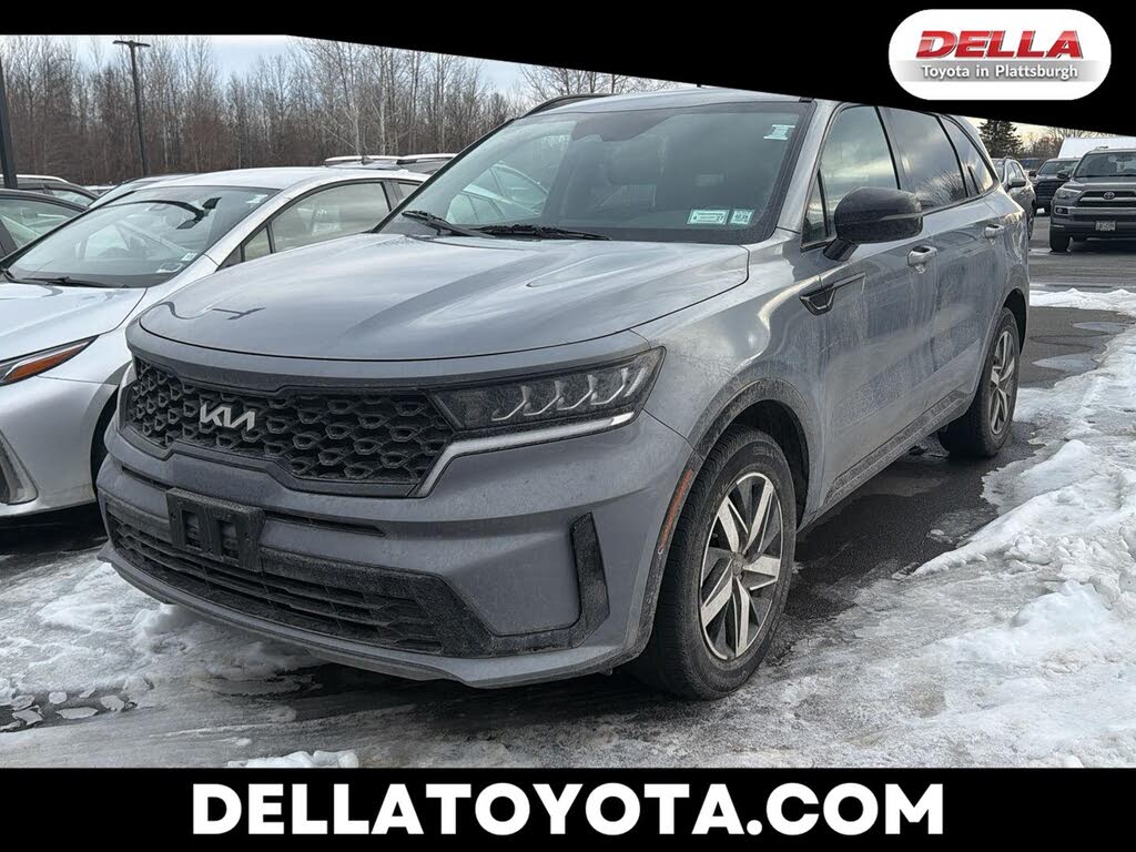 2022 Kia Sorento S FWD
