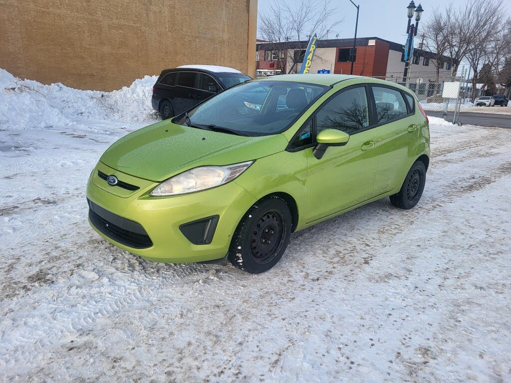 Ford Fiesta SE Hatchback 2013