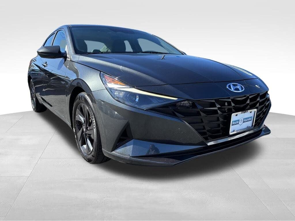 2022 Hyundai Elantra SEL FWD