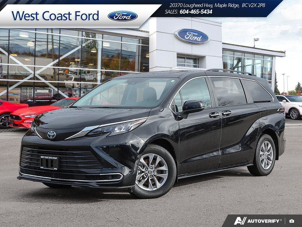 2024 Toyota Sienna XLE 8-Passenger FWD