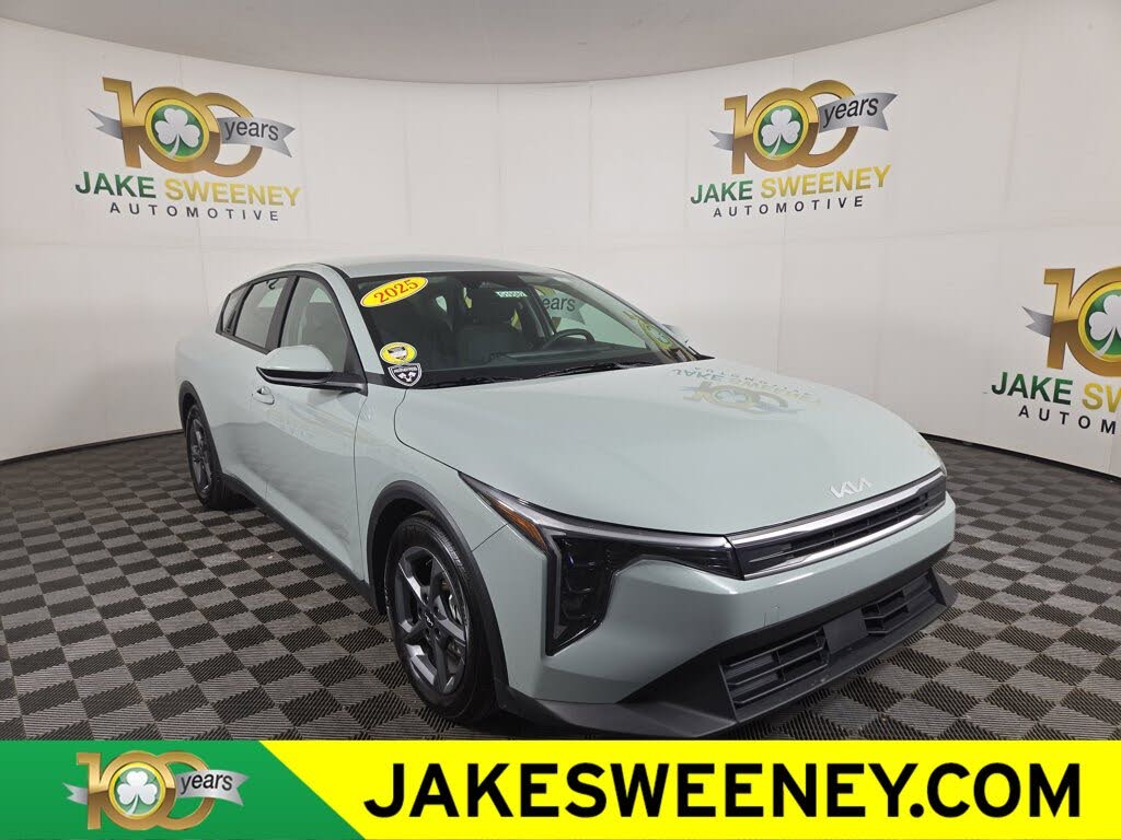 2025 Kia K4 LXS FWD