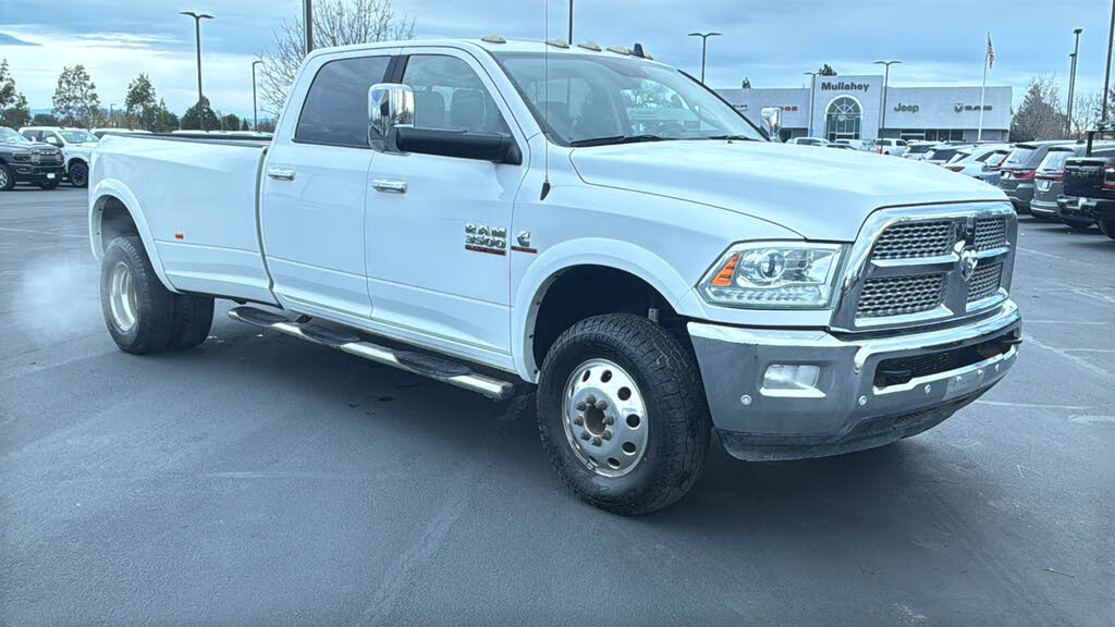 2016 RAM 3500 Laramie Crew Cab LB DRW 4WD