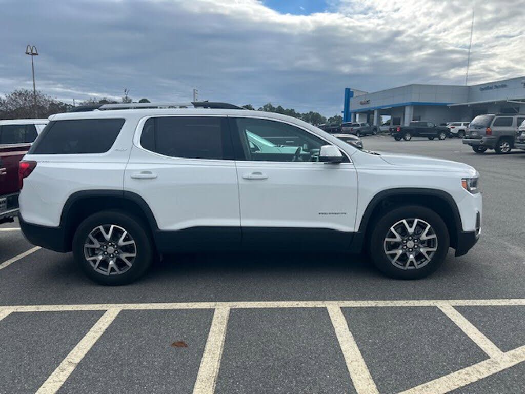 2023 GMC Acadia SLT FWD