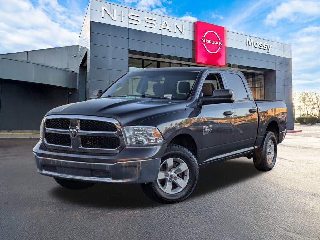 2023 RAM 1500 Classic SLT Crew Cab 4WD