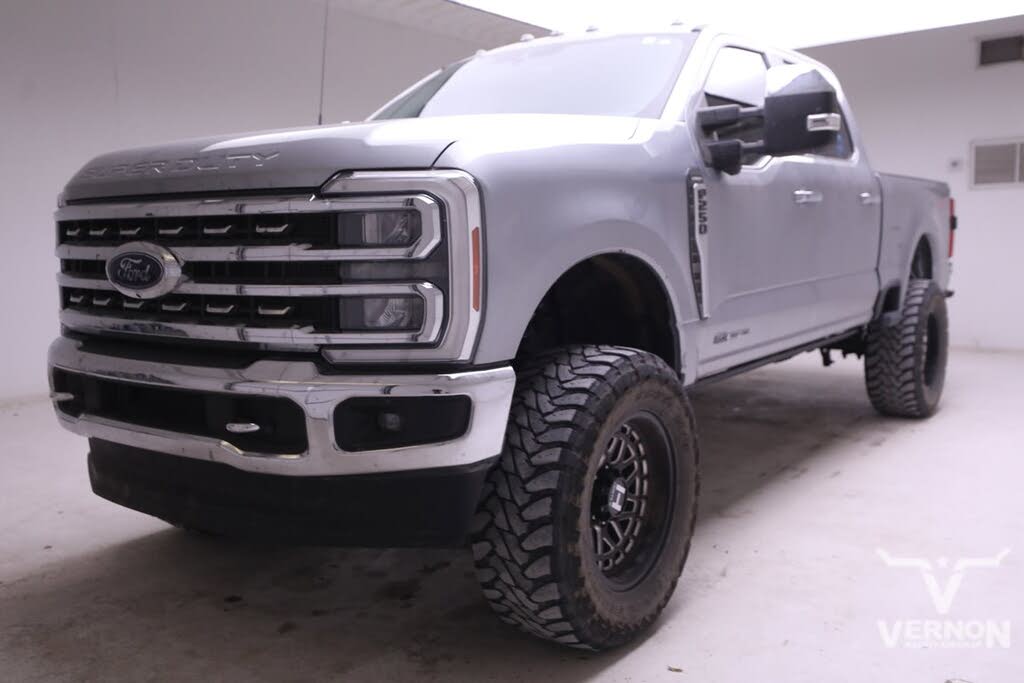 2023 Ford F-250 Super Duty Lariat Crew Cab 4WD