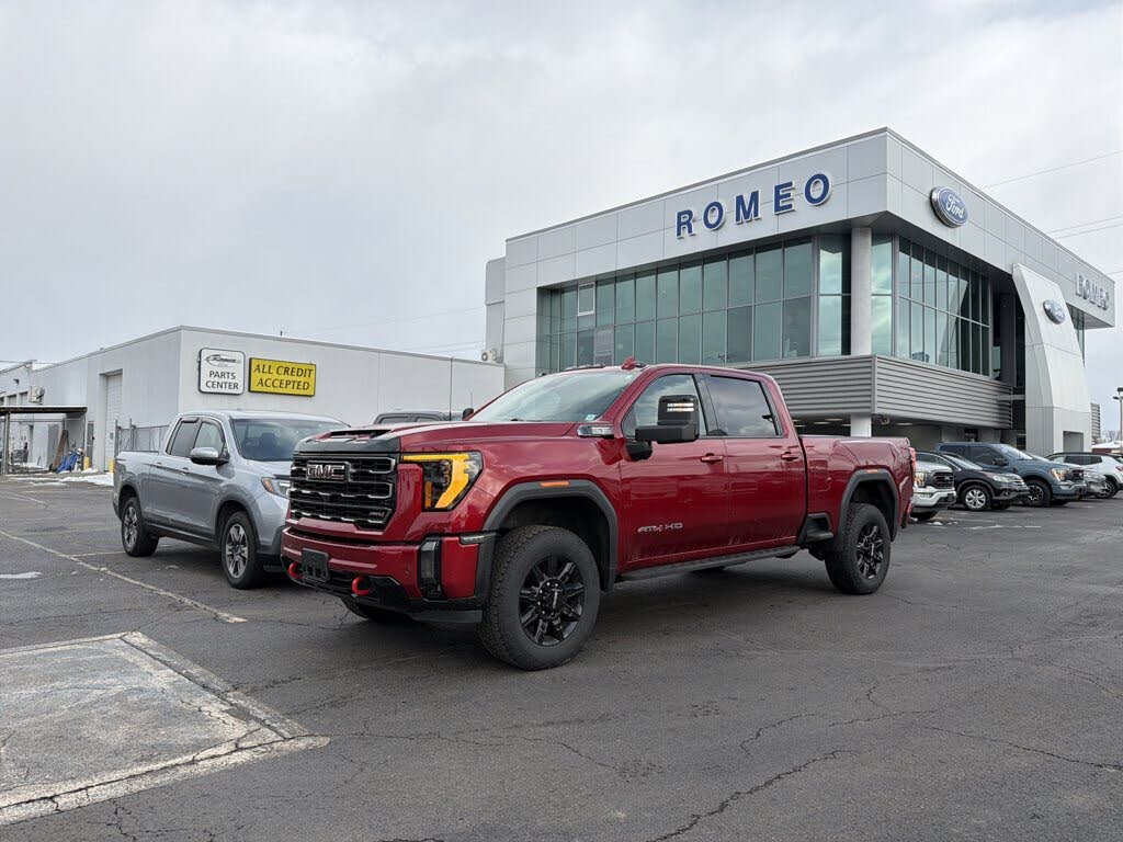 2024 GMC Sierra 2500HD AT4 Crew Cab 4WD