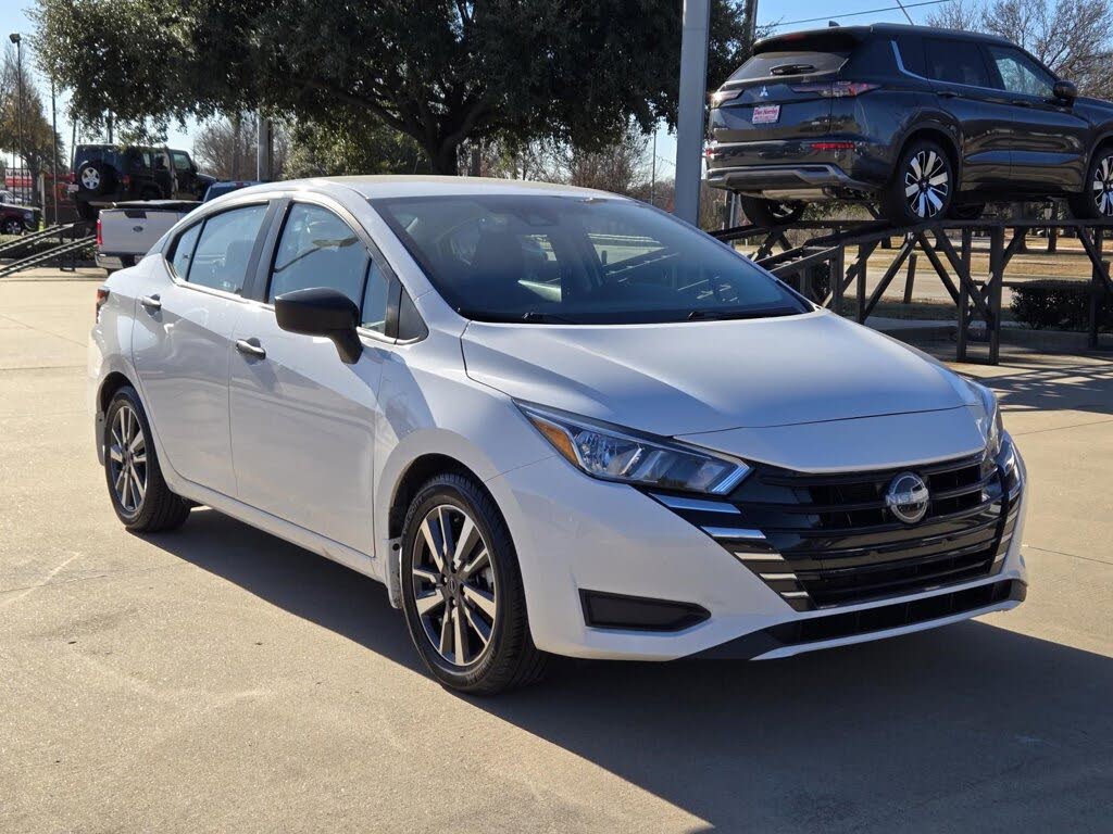 2024 Nissan Versa S FWD
