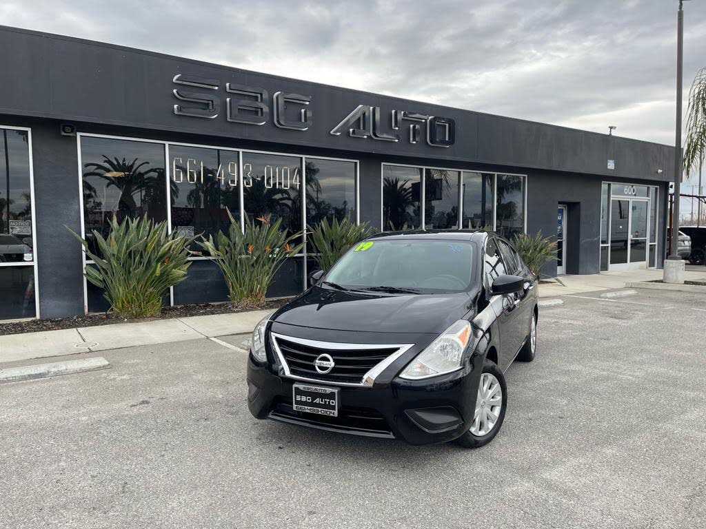 2019 Nissan Versa SV FWD