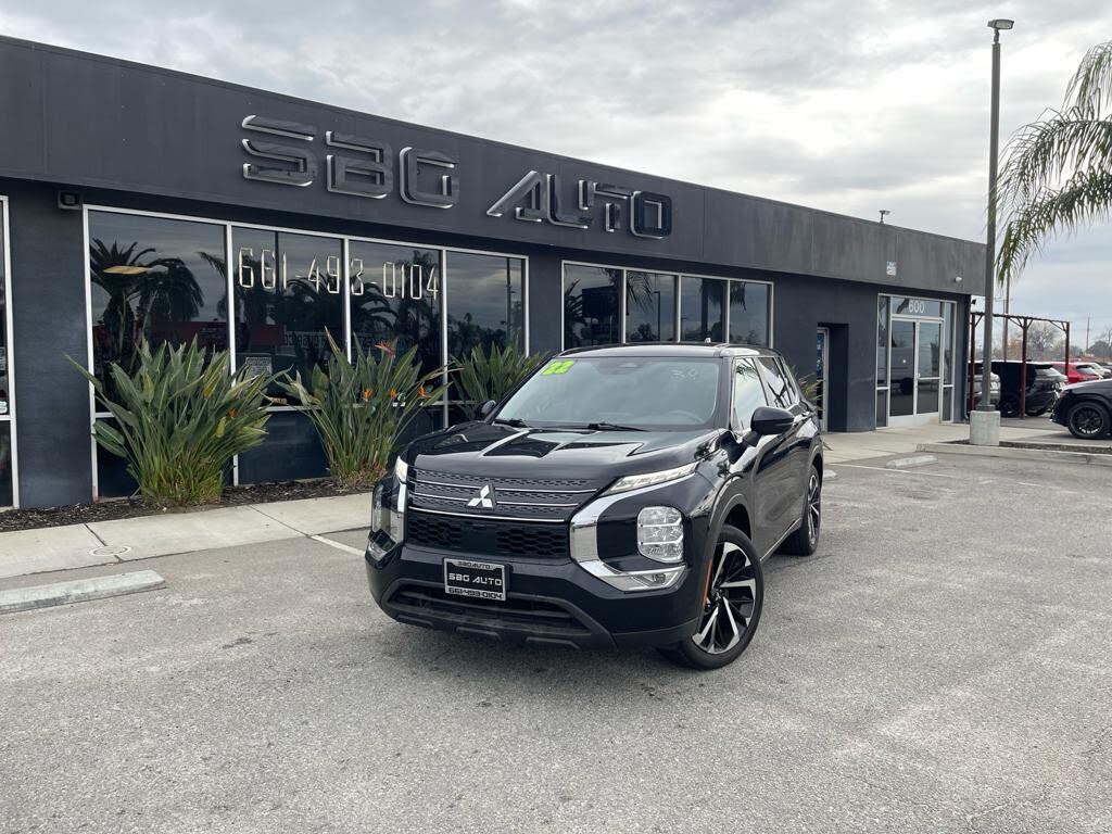 2022 Mitsubishi Outlander ES FWD