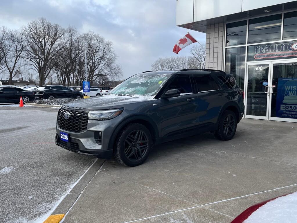 2025 Ford Explorer ST-Line AWD