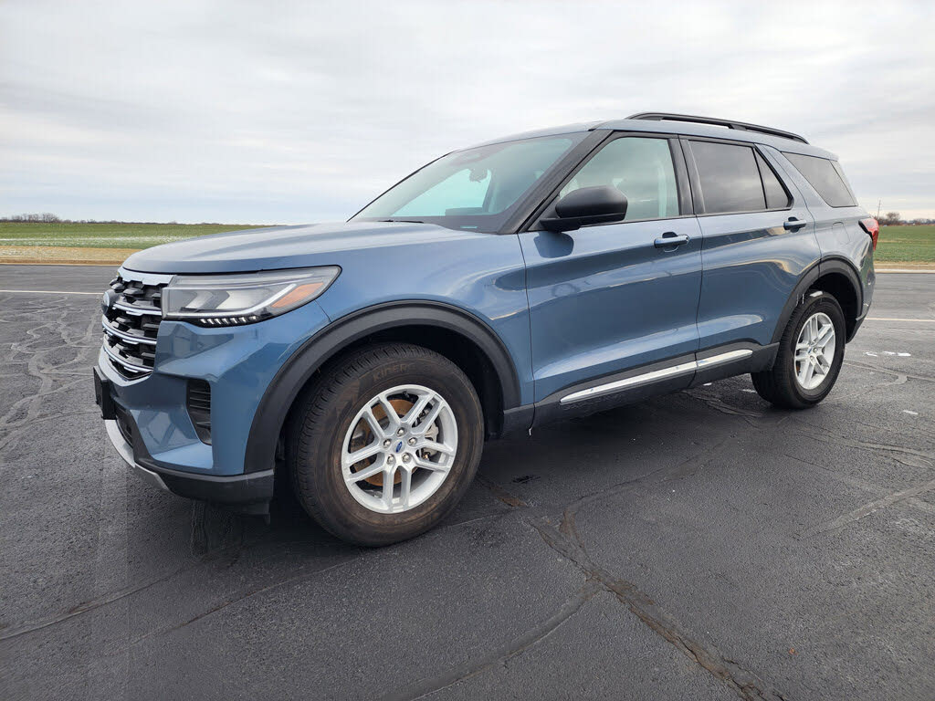 2025 Ford Explorer Active AWD